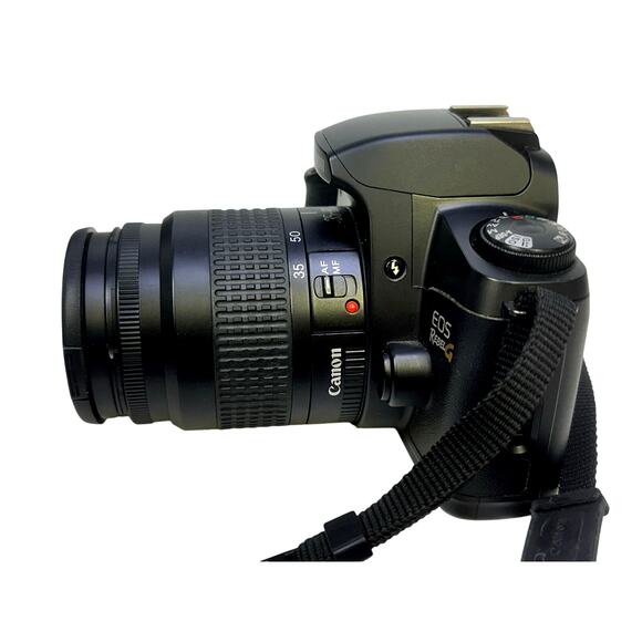 Canon Black Camera with Green Bag - Picture 4 of 16